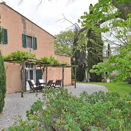 Apartment Sleeps 4 *