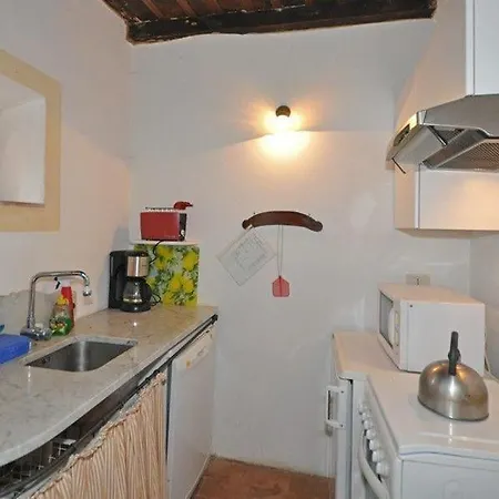 Apartment Sleeps 4 *
