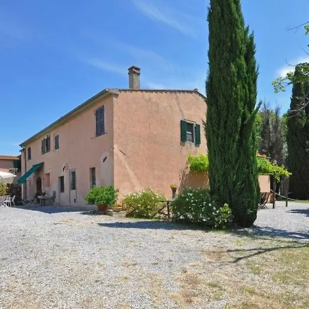 Sleeps 4 *